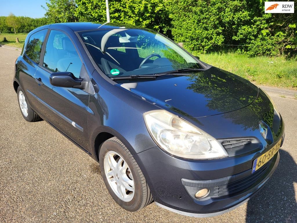 Renault Clio 1.6-16V APK NIEUW Cruise control, Auto's, Voorwielaandrijving, Gebruikt, 4 cilinders, 49 €/maand