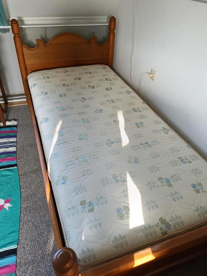 1 persoons eiken ledikant. Gratis., Huis en Inrichting, Slaapkamer | Bedden, Gebruikt, Eenpersoons, 80 cm, 200 cm, Hout, Bruin