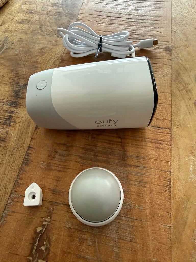 Eufy Cam 2 Beveiligingscamera - Draadloos en Weerbestendig, Ophalen of Verzenden, Zo goed als nieuw, Buitencamera