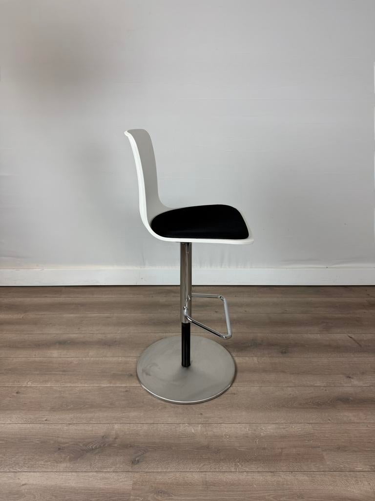 VITRA Hal Re barkrukken, Kunststof, In hoogte verstelbaar, 60 tot 90 cm, Ophalen of Verzenden