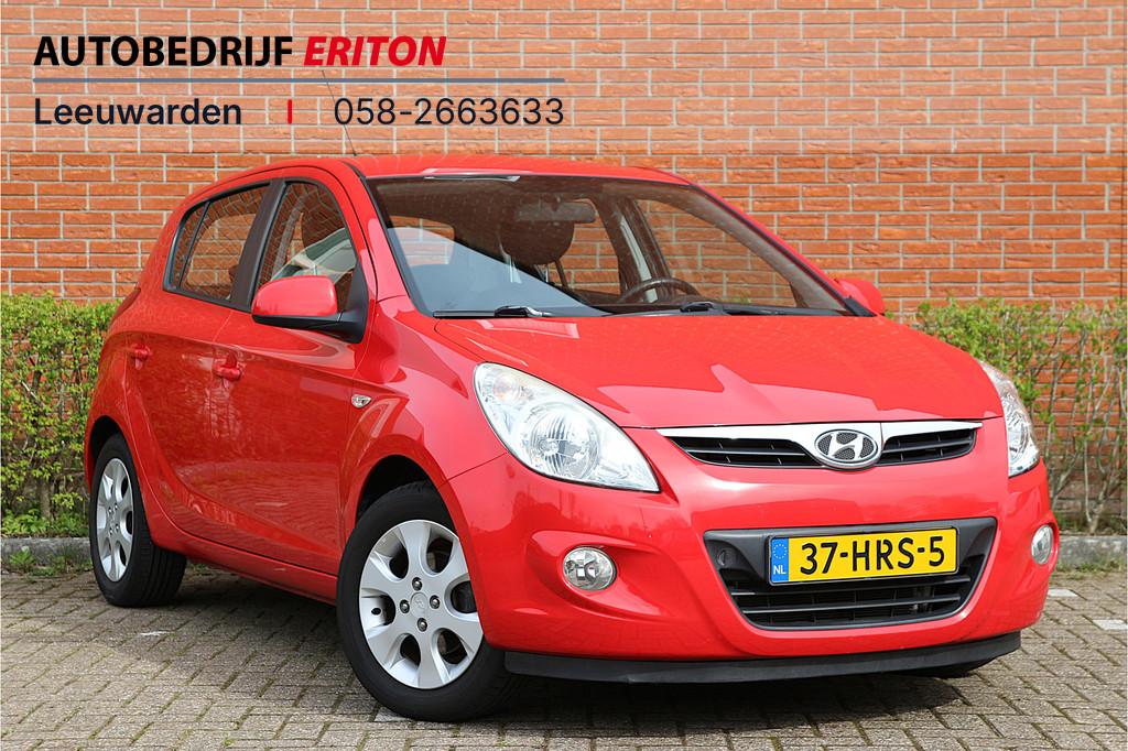 Hyundai i20 1.4i 101pk i-Catcher | NL-auto | 5 deuren | Clim, Voorwielaandrijving, Zwart, 4 cilinders, 1396 cc