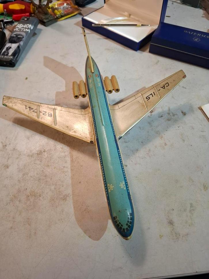 KLM vliegtuig model, Hobby en Vrije tijd, Modelbouw | Vliegtuigen en Helikopters, 1:72 tot 1:144, Overige merken, Ophalen of Verzenden