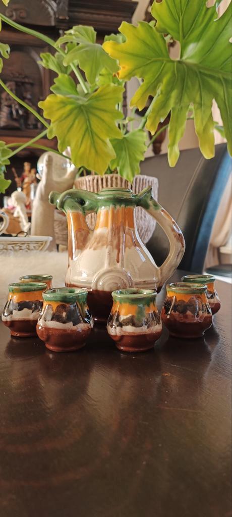 Vintage geglazuurde aardewerk karaf set met 6 bekers, Antiek en Kunst, Antiek | Keramiek en Aardewerk, Ophalen of Verzenden