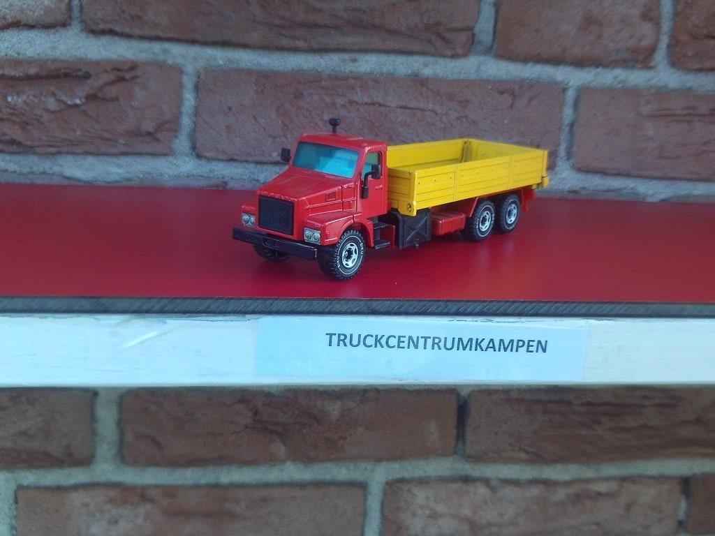 Siku  Volvo  F12  Turbo  Bakwagen., Ophalen of Verzenden, Zo goed als nieuw, Bus of Vrachtwagen, SIKU