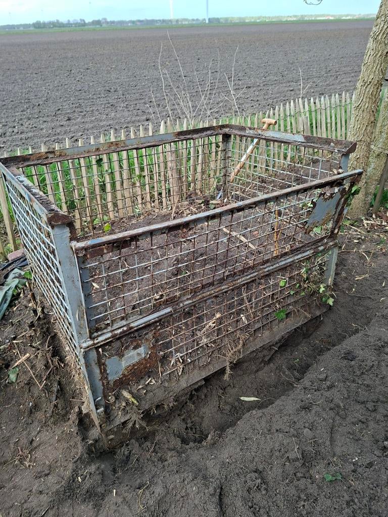 Gratis oud ijzer compostbak, Ophalen