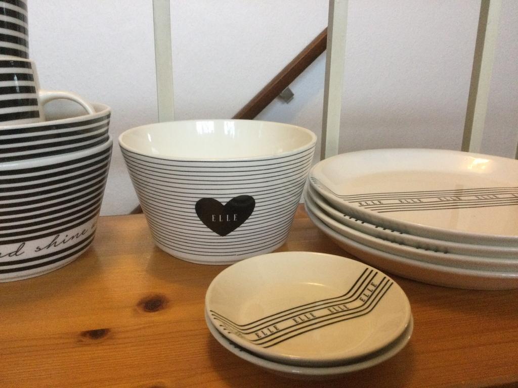 ELLE at home zwart wit servies, Ophalen, Zo goed als nieuw, Porselein, Overige stijlen