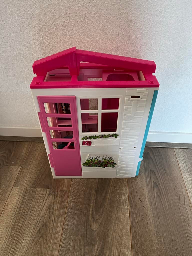 Barbie poppenhuis met accessoires, Kinderen en Baby's, Speelgoed | Poppenhuizen, Ophalen of Verzenden, Gebruikt, Poppenhuis