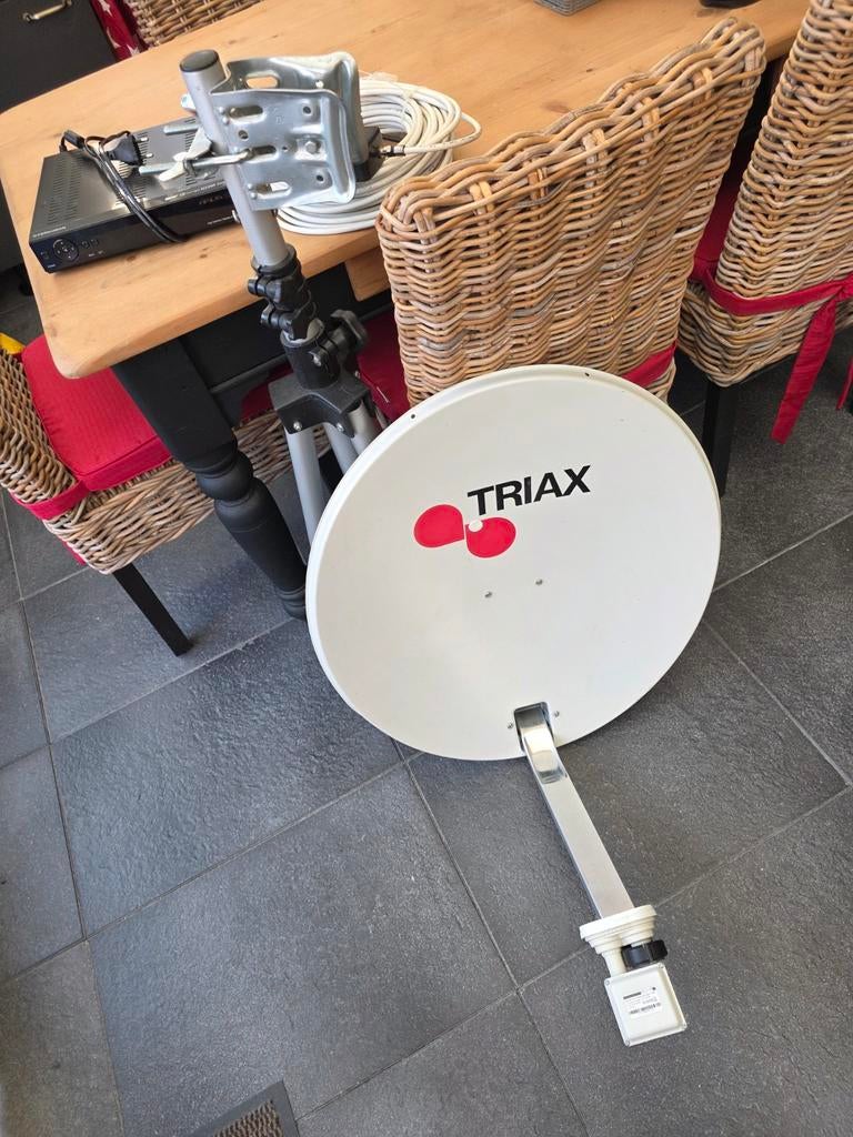 Schotel antenne + extra's, Audio, Tv en Foto, Schotelantennes, Ophalen, Gebruikt, (Schotel)antenne-accessoires, Overige merken