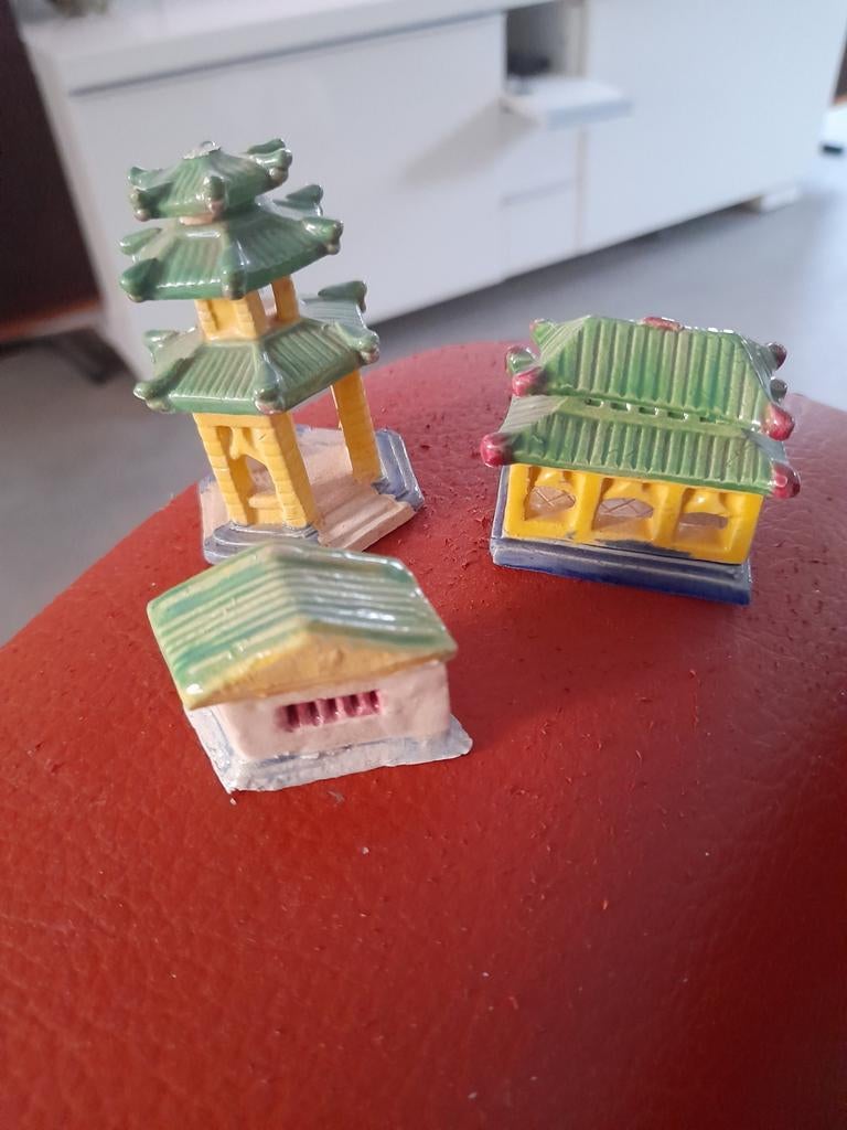Set van 3 Chinese miniatuur huisjes, Verzamelen, Beelden en Beeldjes, Ophalen of Verzenden