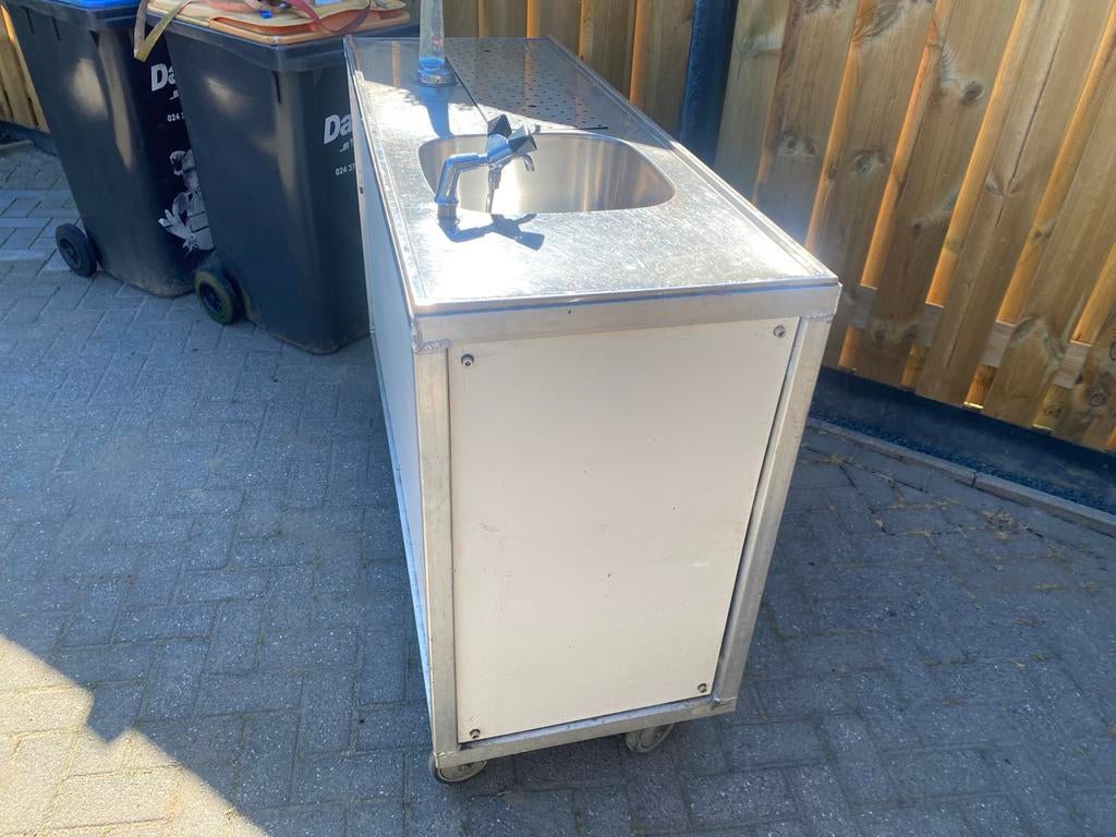 Te koop : rijdende bar met tapkraan en koeling, Ophalen, Gebruikt, Overige merken