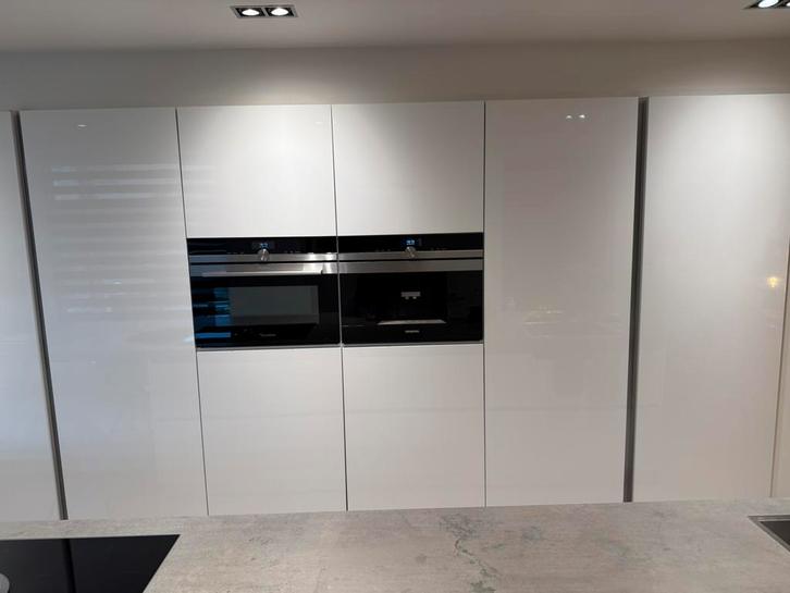 Keukenwand te koop, Huis en Inrichting, Keuken | Complete keukens, Gebruikt, Overige typen, Wit, Ophalen of Verzenden