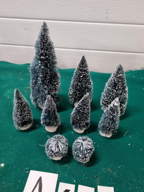 Kerstboompjes met sneeuw 9 stuks , [a645], Diversen, Kerst, Ophalen of Verzenden, 'T Olde Gre-j, Info@toldegrej.nl, Endepoelstraat 20f Didam