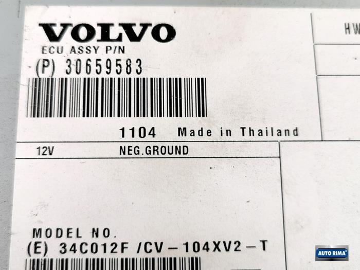 Radio versterker van een Volvo S60, Gebruikt, -, -, Ophalen of Verzenden
