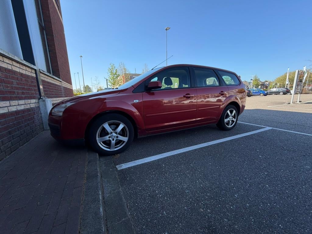 Ford Focus 1.6 74KW Wagon 2007. Nieuwe Accu & APK tot 01-10, 1596 cc, 4 cilinders, 635 kg, Origineel Nederlands