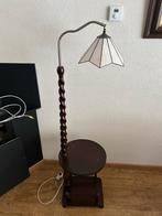 Vintage Vloerlamp met Tafel en Tiffany-stijl Kap, Ophalen, Gebruikt, Hout, 100 tot 150 cm