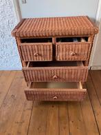 Mooi rieten kastje met lades, Huis en Inrichting, Kasten | Ladekasten, Ophalen, Overige materialen, Gebruikt, 50 tot 100 cm