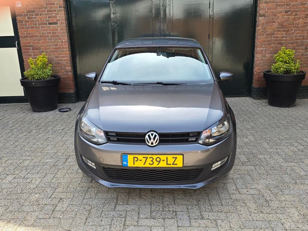 Volkswagen Polo 1.2 70PK 2013 l Navi l Carplay l Parkeercam, Auto's, Voorwielaandrijving, 40 €/maand, 1198 cc, Handgeschakeld