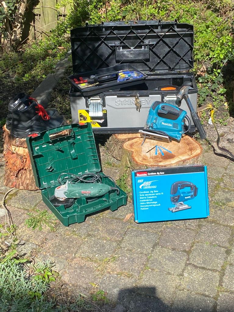Complete gereedschap set + koffer + werkschoenen, Doe-het-zelf en Verbouw, Ophalen, Gebruikt