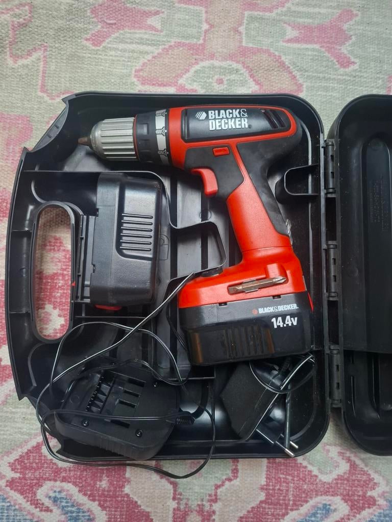 Black & Decker 14.4V Boor- en Schroefmachine met Koffer, Gebruikt, Variabele snelheid, Ophalen of Verzenden, Boor- en Schroefmachine