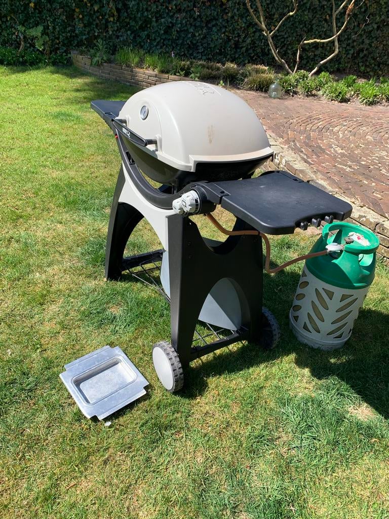 Weber Q2000 gasbarbecue met onderstel, Ophalen, Gebruikt