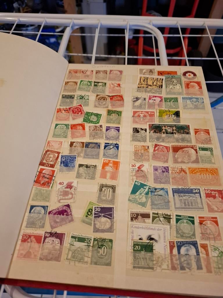 Veel postzegel albums, Ophalen, Buitenland