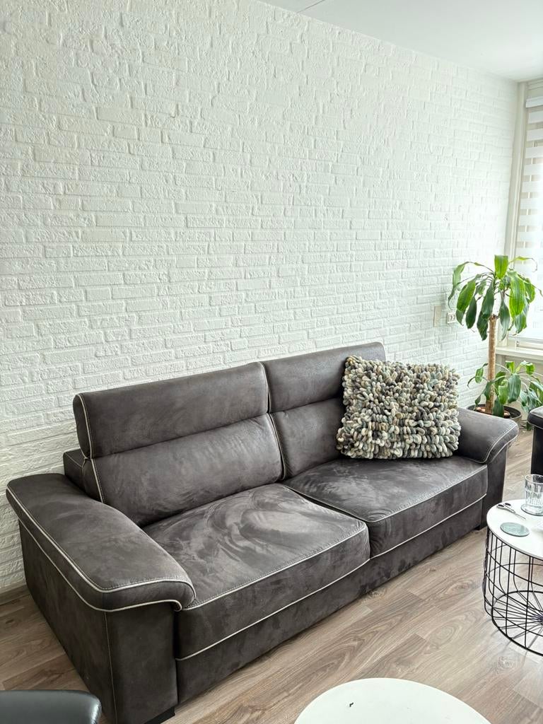 Moet weg wegens verhuizing buitenland!, Ophalen, Zo goed als nieuw