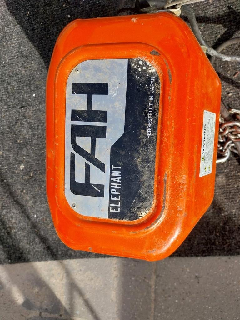 Elephant elektrische kettingtakel 0,5 ton, Ophalen, Zo goed als nieuw