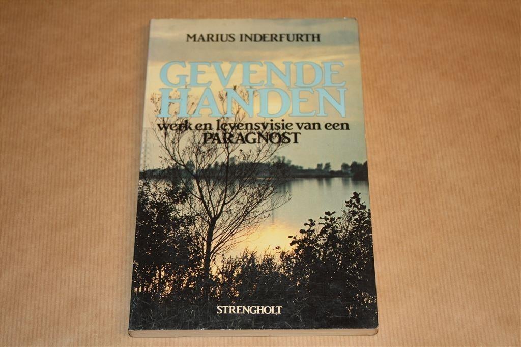 Gevende handen. Werk en levensvisie van een paragnost., Ophalen of Verzenden, Gelezen, Overige onderwerpen, Achtergrond en Informatie