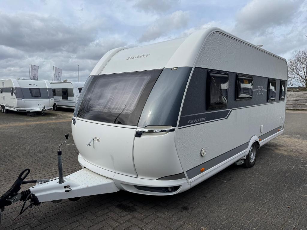 Hobby Excellent 495 WFB 2017 | Grote badkamer | Mover, Caravans en Kamperen, Hobby, Bedrijf, Treinzit, 4 tot 5 meter