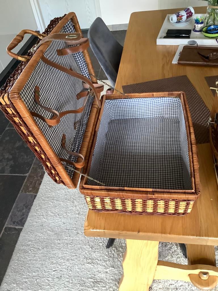 2 rieten/bamboe picknick manden. t.e.a.b, Ophalen of Verzenden, Gebruikt, Zonder inhoud