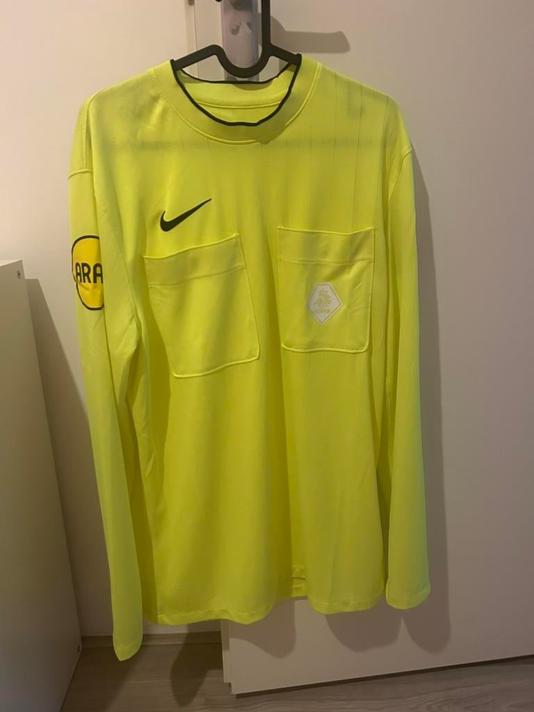 Scheidsrechter shirt en sokken. Maat L, Kleding | Heren, Sportkleding, Maat 52/54 (L), Geel, Nieuw, Ophalen of Verzenden