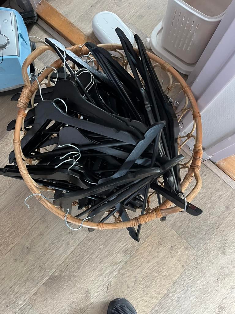 Lot kledinghangers, Ophalen, Zo goed als nieuw, Hout