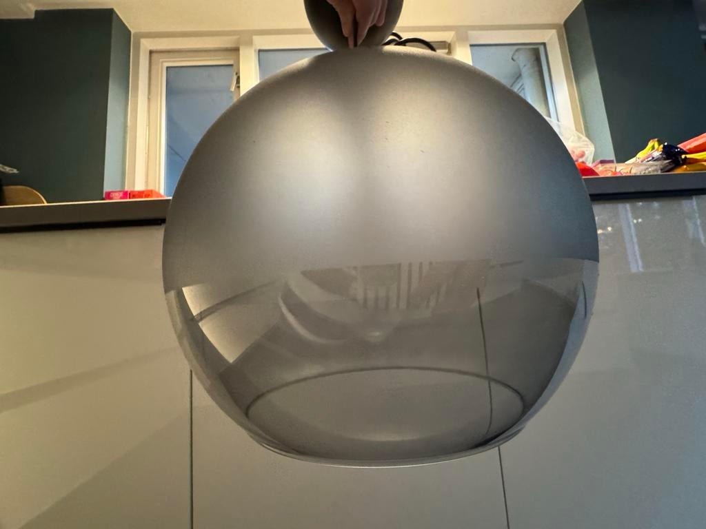 Moderne hanglamp met glazen kap - Max 22W, Ophalen of Verzenden, Zo goed als nieuw, Glas, 50 tot 75 cm