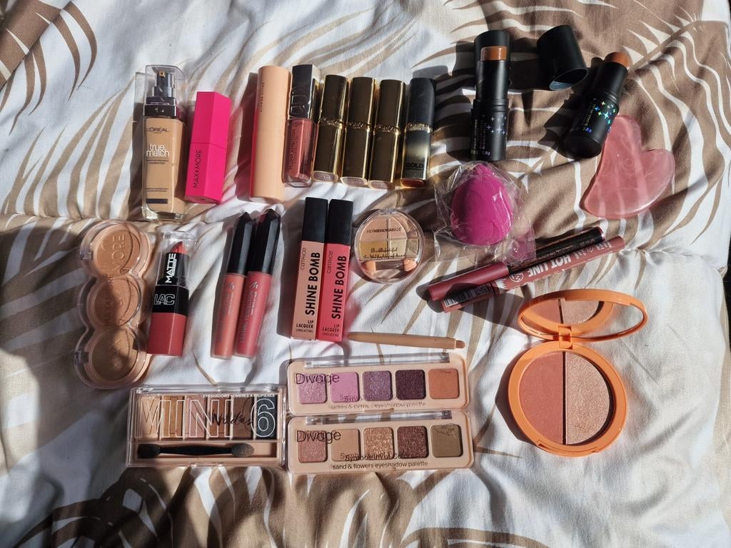 Make-up pakket diverse merken oa L'Oréal max factor, Ophalen of Verzenden, Overige kleuren, Gehele gezicht