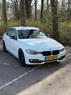 BMW 3-Serie 2.0IX 320 135KW Aut8 (f30) 2012 Wit, Auto's, Achterwielaandrijving, Zwart, 4 cilinders, Wit