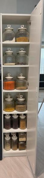Ikea billy voorraadkast en glazen voorraadpotten, Ophalen, Zo goed als nieuw