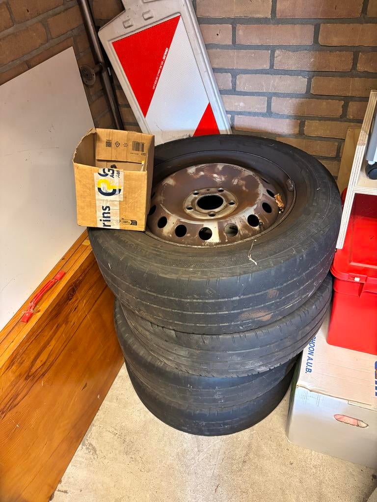 Gebruikte Banden en Velgen 215/65 R16C, Auto-onderdelen, Banden en Velgen, 16 inch, Banden en Velgen, Ophalen of Verzenden, All Season