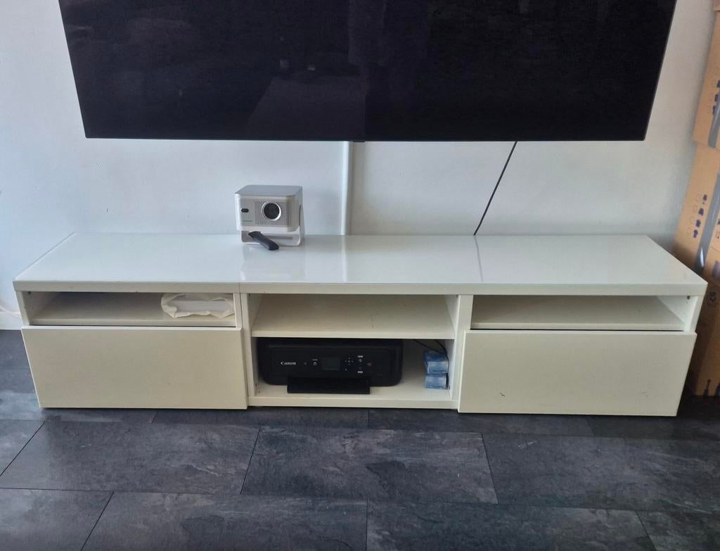 Ikea tv kast met glasplaat, Ophalen