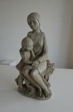 Vintage Beeld van Vrouw en Kind gemaakt van Klei, Ophalen