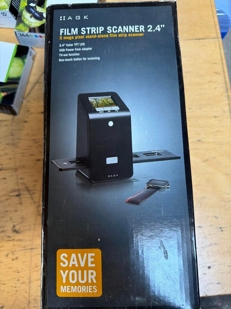 AGK Film Strip Scanner 2.4" - Digitaliseer je herinneringen, Ophalen of Verzenden, Zo goed als nieuw, Diascanner