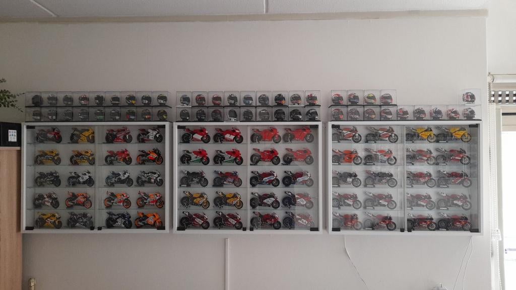 Wand vitrine kasten, Ophalen, Zo goed als nieuw, 25 tot 50 cm, Minder dan 100 cm