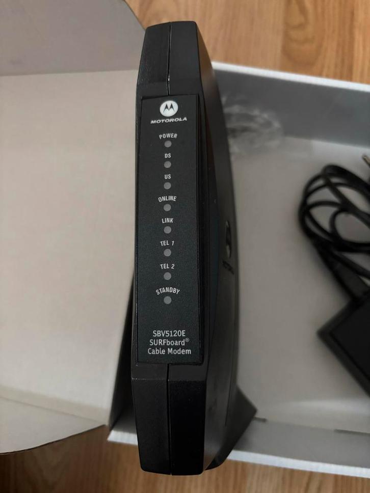 Ziggo Connectbox Motorola SBV5120E SurfBoard Kabelmodem, Telecommunicatie, Datacommunicatie en VoIP, Gebruikt, Toebehoren, Ophalen of Verzenden