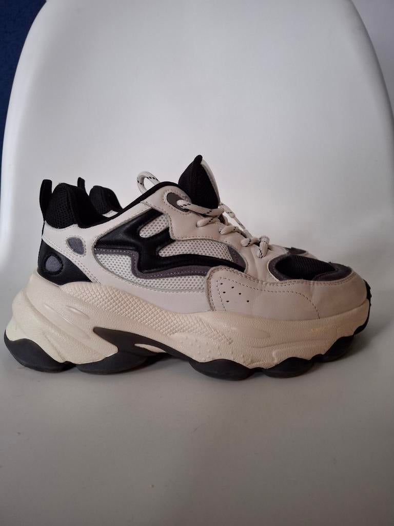 Sneackers zwart-wit maat: 39 met uitneembaar binnenzool, Overige kleuren, Ophalen of Verzenden, Sneakers of Gympen, Zo goed als nieuw