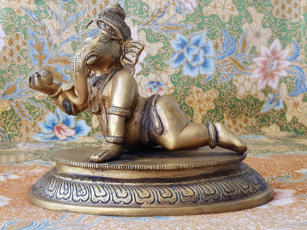 Prachtig zwaar antiek brons beeld uit India van Ganesha.