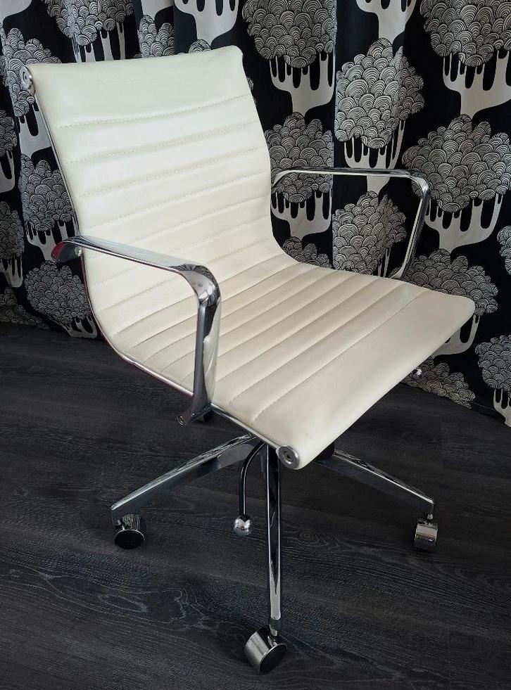 Design bureaustoel/geïnspireerd op Eames, Huis en Inrichting, Bureaustoelen, Gebruikt, Bureaustoel, Wit, Ergonomisch, Ophalen