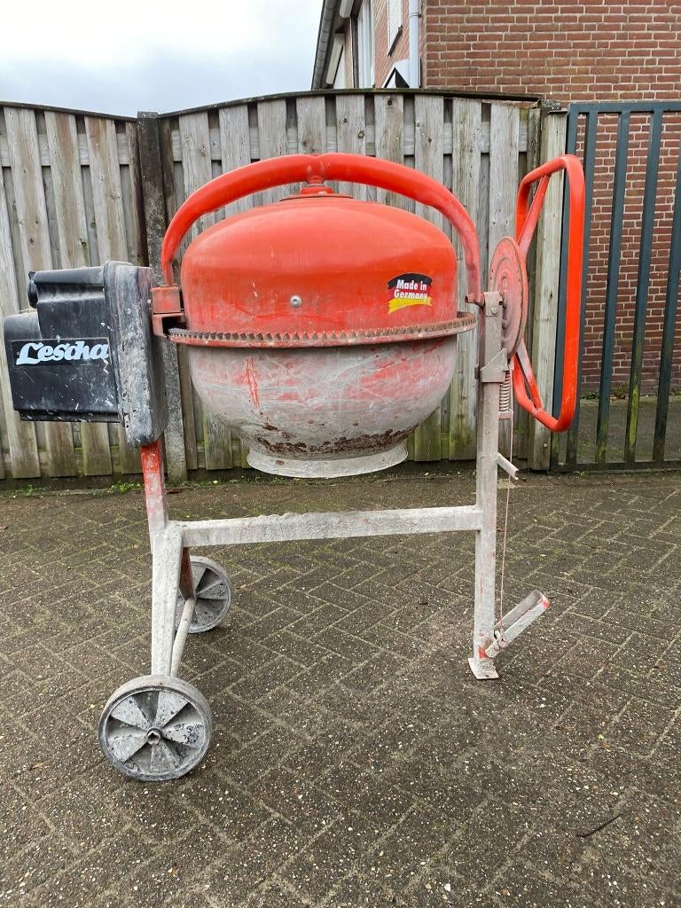 Te huur betonmolen, Ophalen, Gebruikt