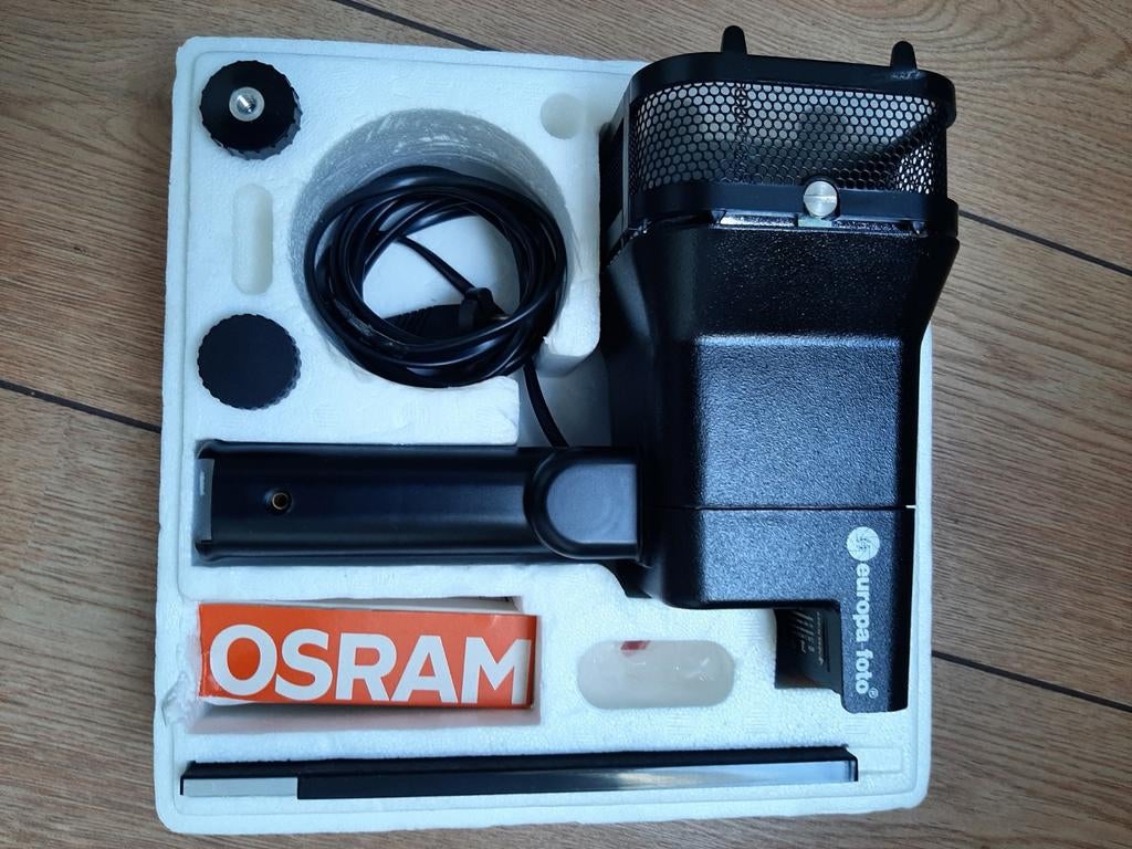 Filmlamp met kleine beschadiging compleet met beugel ., Ophalen of Verzenden