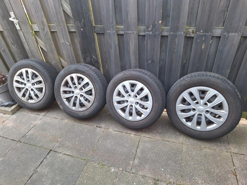 15 inch stalen velgen kia met zomerbanden, Auto-onderdelen, Banden en Velgen, Ophalen, Gebruikt, 15 inch, Banden en Velgen