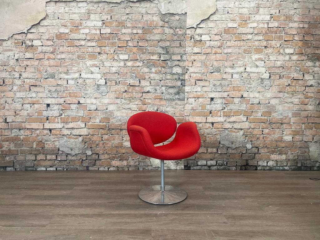 Artifort Little Tulip rood bij TheReSales, Ophalen, Design, Zo goed als nieuw, Stof