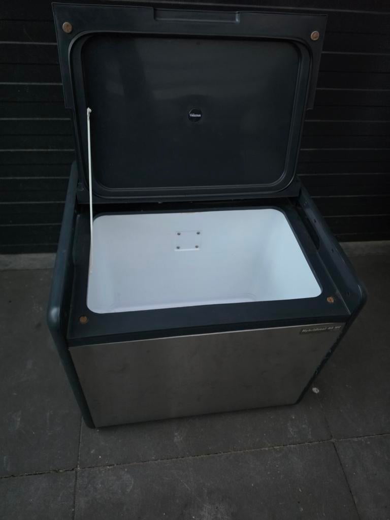 Tristar compressie koelbox 220 en 12 volt, Ophalen, Zo goed als nieuw, Elektrisch